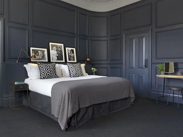 غرفة سوبيريور بسرير كينج، The George Hotel 4/7