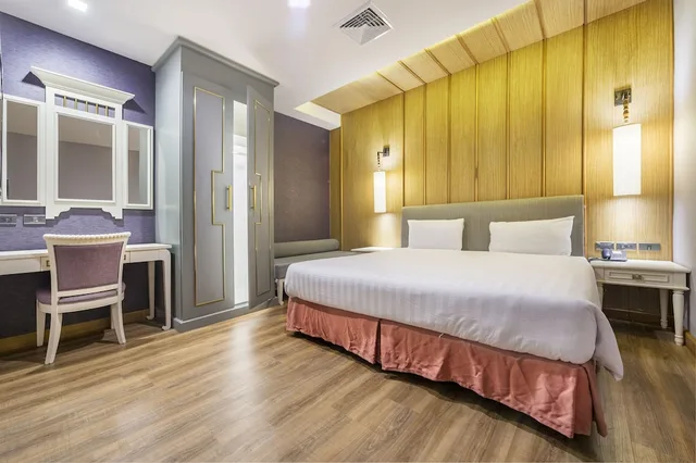 جناح بسرير مزدوج وسريرين منفصلين بغرفتي نوم، Royal Rattanakosin Hotel 1/8