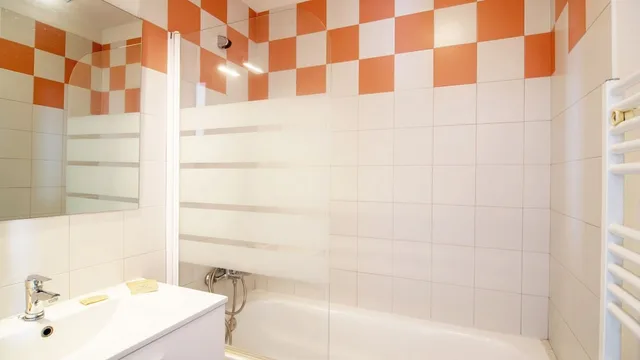 شقة بسرير كوين بغرفتين مع أريكة، Vacanceole Les Chalets De L Isard 1/1
