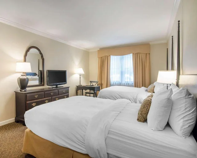 غرفة بسريرين مزدوجين، The Century House Ascend Hotel Collection 1/2