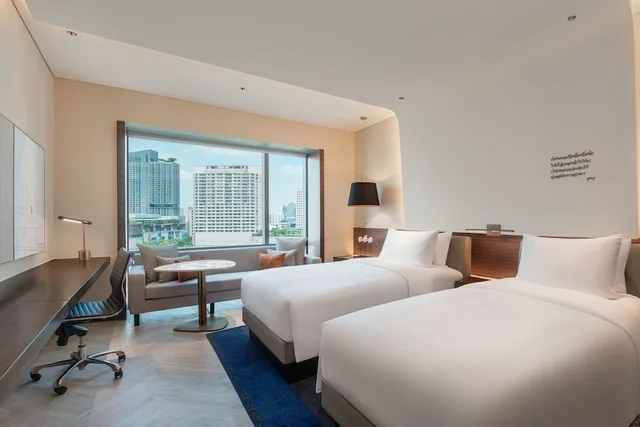 غرفة تنفيذية بسريرين منفصلين، LE MERIDIEN BANGKOK 1/3