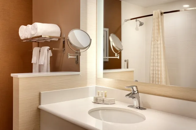 جناح بسرير كينج مع أريكة لذوي الإعاقة، Fairfield Inn And Suites By Marriott Salt Lake City Midvale 7/10