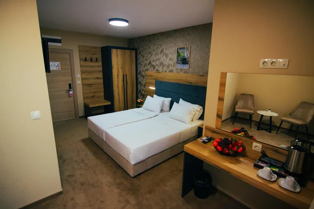 غرفة ديلوكس بسرير مزدوج مع أريكة، Hotel Via Serdika 1/2