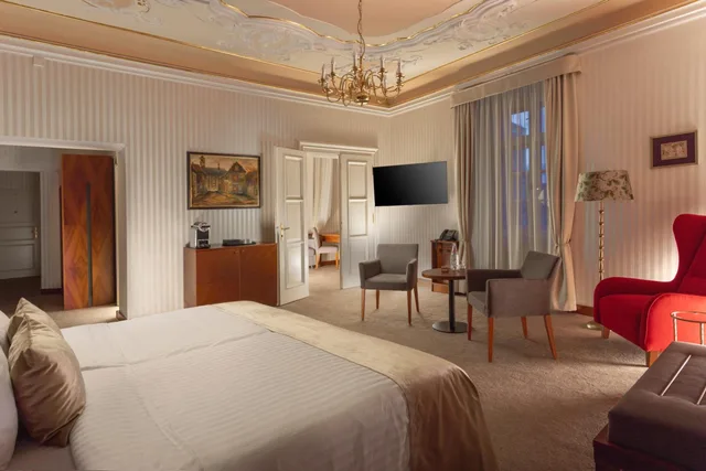 غرفة قياسية بسرير مزدوج أو سريرين منفصلين، Hotel Pod Vezi 1/2