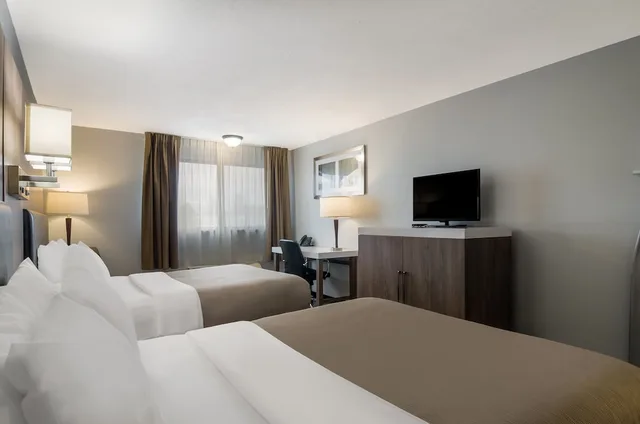 Standard, 2 Queen Beds, Quality Inn & Suites Silverdale Bangor-Keyport 7/10