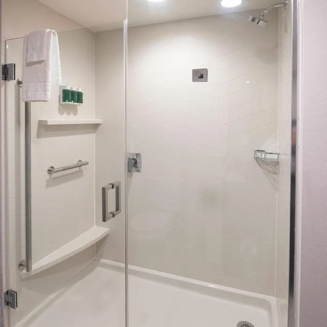 Guest Room, King Bed, Fairfield By Marriott Edmonton International Airport 9/14