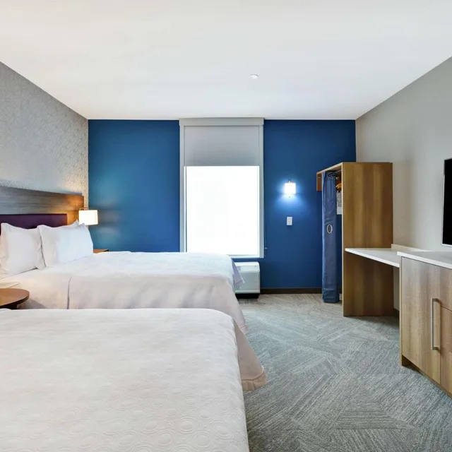 جناح بسريرين كوين بغرفة نوم واحدة مع أريكة، Home2 Suites By Hilton Plano Legacy West 2/5