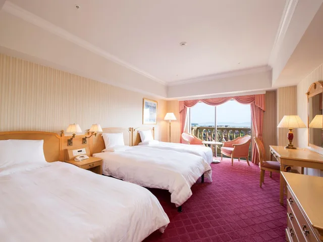 غرفة ثلاثية بثلاثة أسرّة بإطلالة على المتنزه، Hotel Okura Jr Huis Ten Bosch 1/2