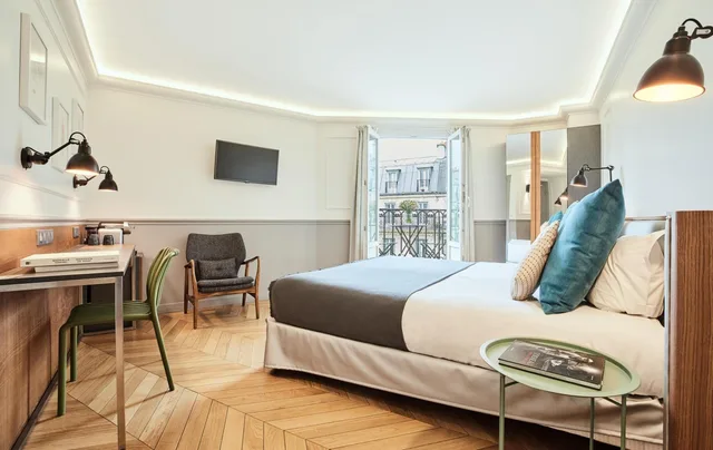 Classic, Queen Bed, Hotel Petit Lafayette 2/2