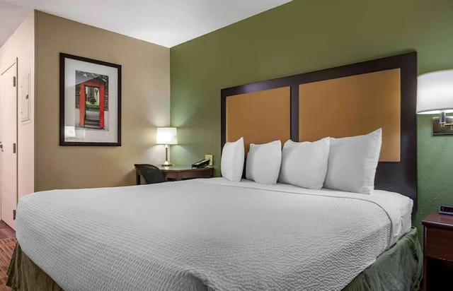 Studio, King Bed, Extended Stay America Pittsburgh - West Mifflin 1/3