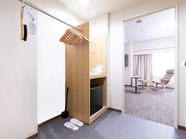 Deluxe, Twin Beds, with Extra Bed, Toyama Chitetsu Hotel 2/4