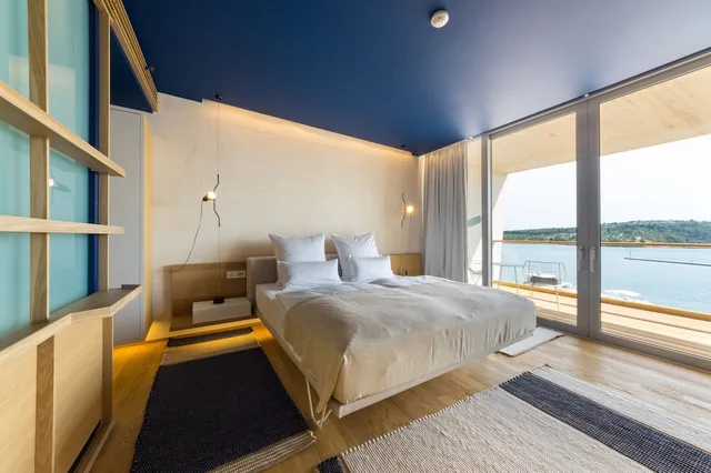 غرفة ديلوكس بسرير كينج، D Resort Sibenik 1/3