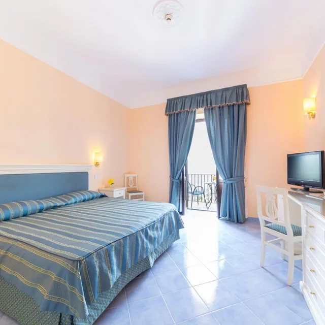 Deluxe, Triple, Sea View, Jaccarino 2/4