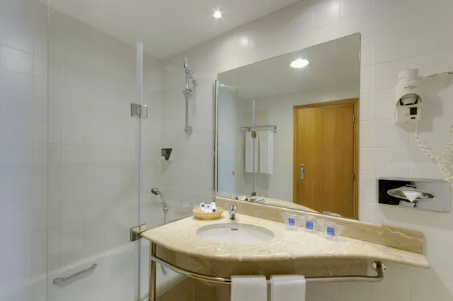 غرفة ديلوكس بسريرين منفصلين، TRYP by Wyndham Porto Expo Hotel 2/2