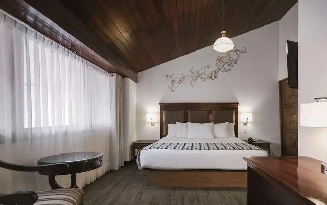 جناح، Wyndham Costa Del Sol Cusco 1/1