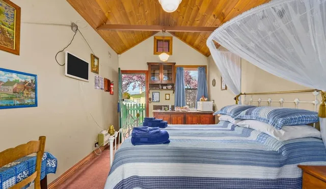 Garden Cottage, Double Bed، SORELL BARRACKS 2/5