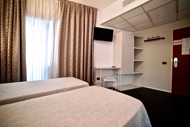 1 Bedroom, Family, 2 Double Beds, Hotel Centrale 2/7