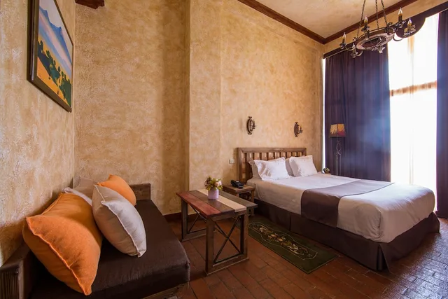 غرفة ديلوكس بسرير مزدوج بإطلالة على الجبل بغرفة نوم واحدة، CAUCASUS HOTEL 3/4
