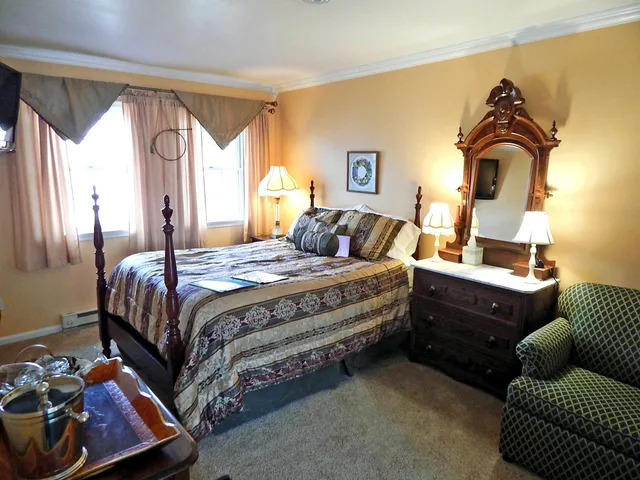 غرفة بسرير كينج، Battlefield Bed &amp; Breakfast Inn 3/9