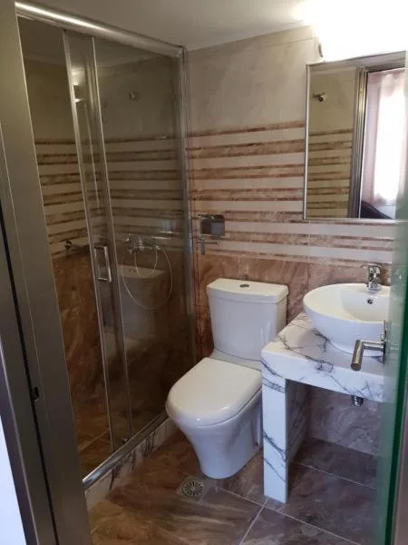 غرفة عائلية، Lili Hotel 1/1