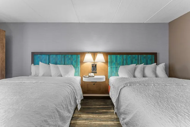 Room, 2 Queen Beds, Hampton Inn Cleveland Westlake 1/3
