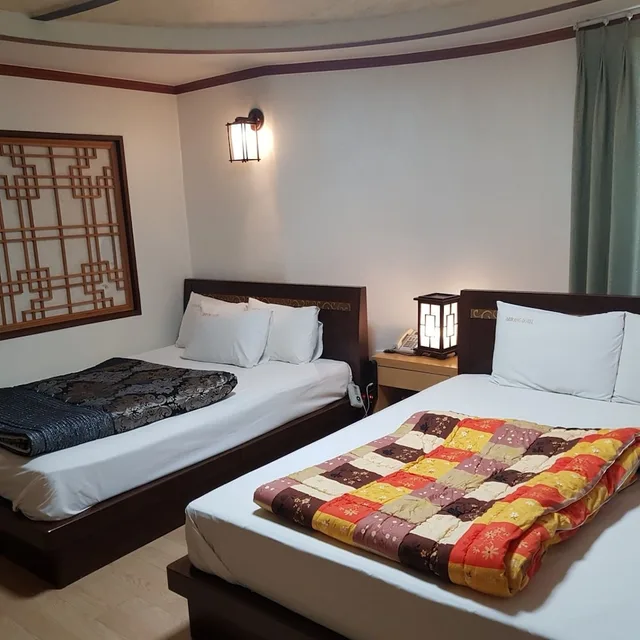 غرفة سوبيريور بسرير مزدوج وسرير فردي، Arirang Hotel 1/5