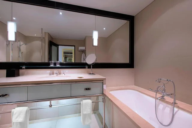 غرفة ديلوكس خارجية بسرير كينج بإطلالة، Westin Melbourne 10/10