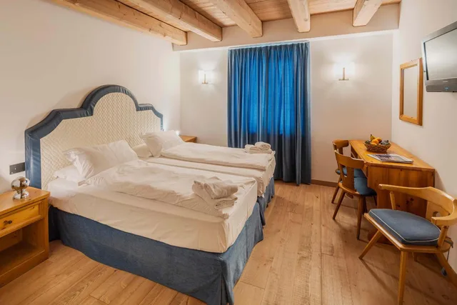 غرفة سوبيريور بسرير مزدوج أو سريرين منفصلين، Royal Hotel Cortina 8/9