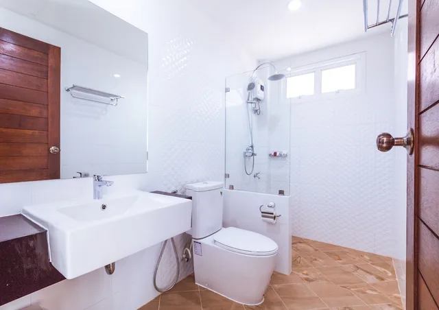 جناح غراند ديلوكس عائلي بسرير كينج وسرير بطابقين بإطلالة على الحديقة، Shangrilah Bungalow 2/2