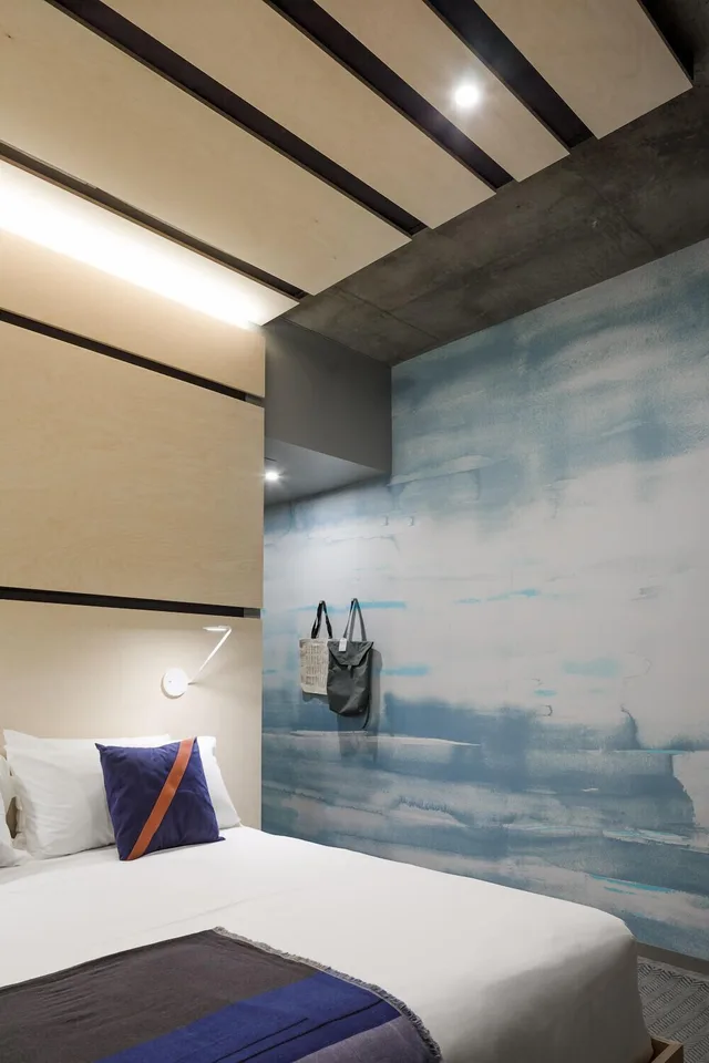استوديو بسرير كينج، The Source Hotel 4/10