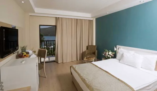 غرفة قياسية بسرير مزدوج، Green Bay Resort & Spa 1/3