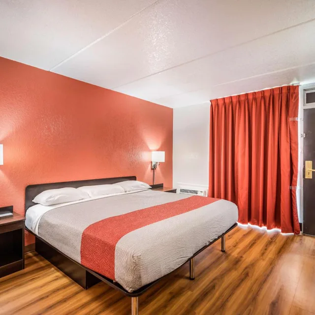 غرفة بسرير كينج لغير المدخنين، Motel6 Henderson, TX 2/10