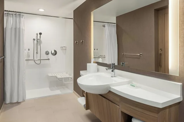 جناح بسريرين كوين مع سرير سحّاب إضافي، SpringHill Suites by Marriott Eau Claire 4/6