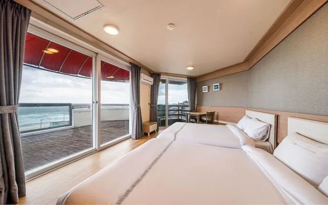 Premium, Twin Beds, 13 Pyeong، Benikea San & Bada Jumunjin Resort 1/8