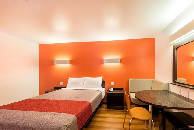 غرفة قياسية بسرير كوين، Motel6 Fort Worth, TX - North - Saginaw 7/10