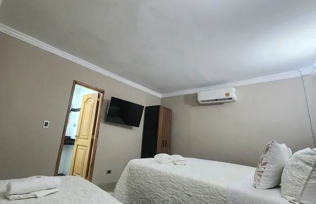 غرفة قياسية ثلاثية بسرير مزدوج وسرير فردي، Bocagrande Cartagena de Indias 2/10