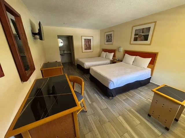 Inner, Colonial, 2 Double Beds, with View، Colonial Ciudad Juarez 2/8
