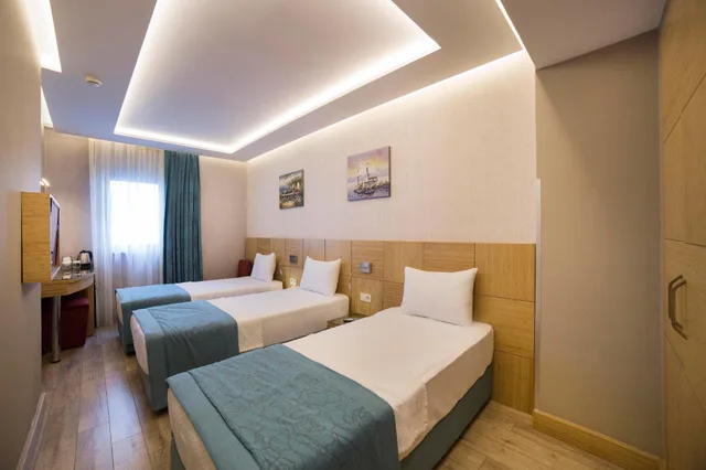 غرفة ثلاثية بثلاثة أسرّة، The Meretto Hotel Laleli 1/2