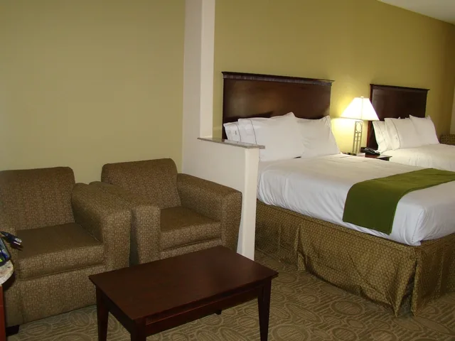 غرفة قياسية بسرير كينج، Holiday Inn Express Suites Brownfield 3/5