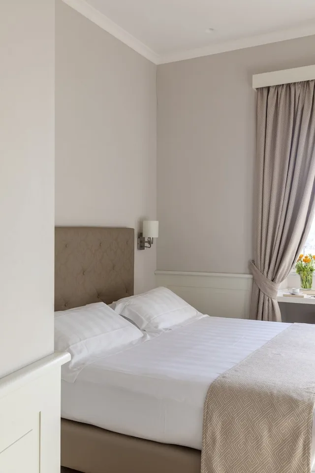 غرفة سوبيريور بسرير كوين بإطلالة على المدينة، Hotel Scalinata Di Spagna 6/10