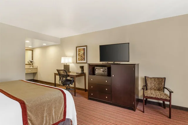 Standard, King Bed, Accessible, Best Western Plus Cedar City 3/5