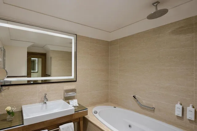 Suite, Double Bed, Sofa, UNAHOTELS Deco Roma 9/10