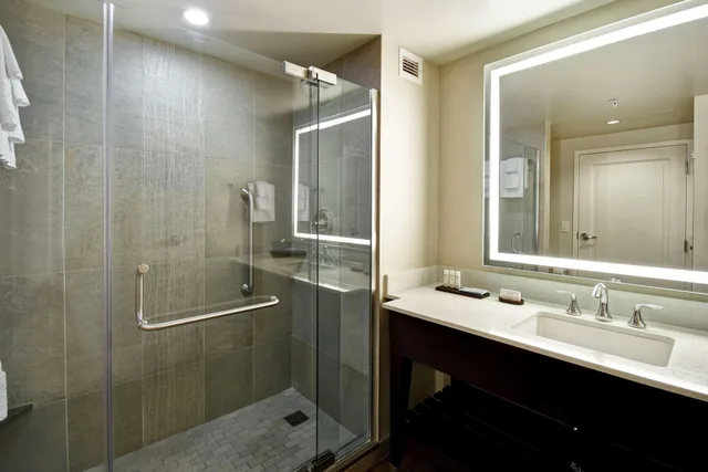 جناح ديلوكس، Embassy Suites Springfield 5/5