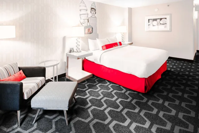 Final Frontier, King Bed، The Curtis Denver a DoubleTree by Hilton Hotel 1/5