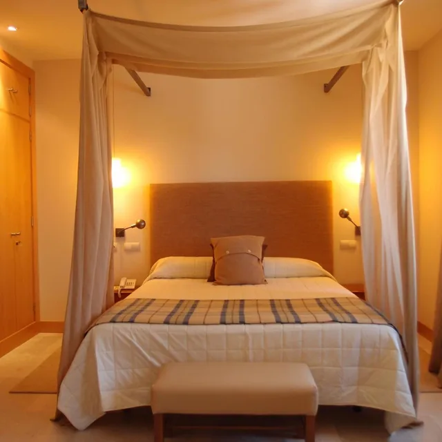 جناح جونيور، Vino Spa Lavida 4/10