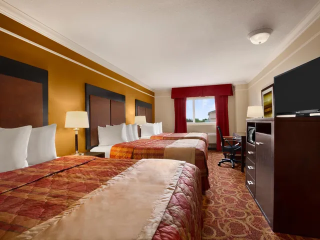 غرفة سوبيريور بسريرين كوين وسرير كوين، Travelodge by Wyndham Meadow Lake 4/5