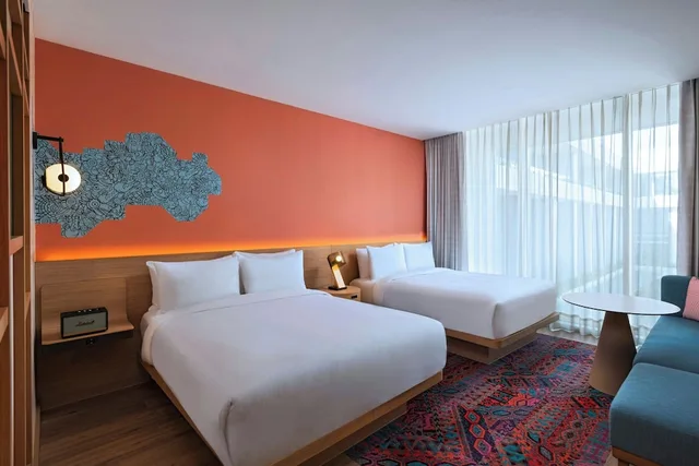 غرفة بسريرين كوين بشرفة، Aloft Playa Del Carmen 3/7