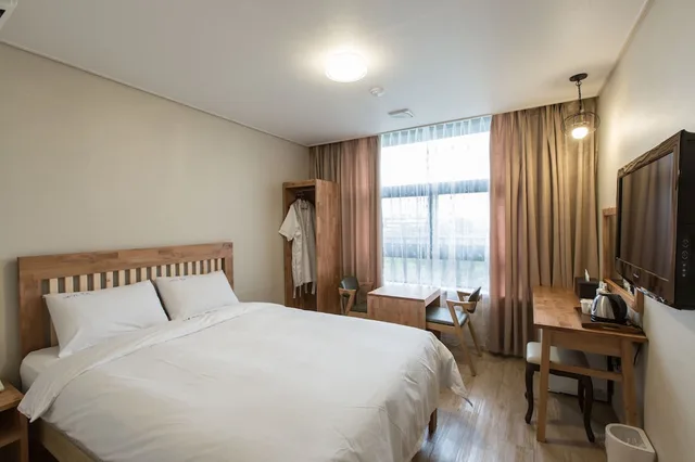 غرفة قياسية بسرير مزدوج، Hotel Elin 1/2