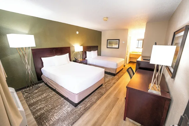 غرفة مزدوجة مزدوجة بإطلالة على المسبح، Mai Hana Hotel and Suites International Drive 1/5