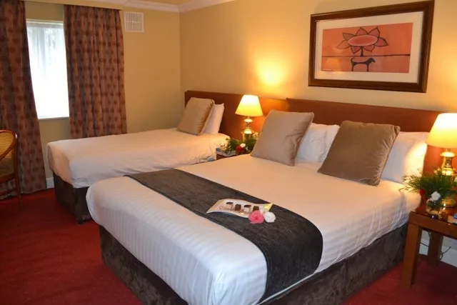 غرفة بسريرين منفصلين، Great National Hamlet Court Hotel 2/6